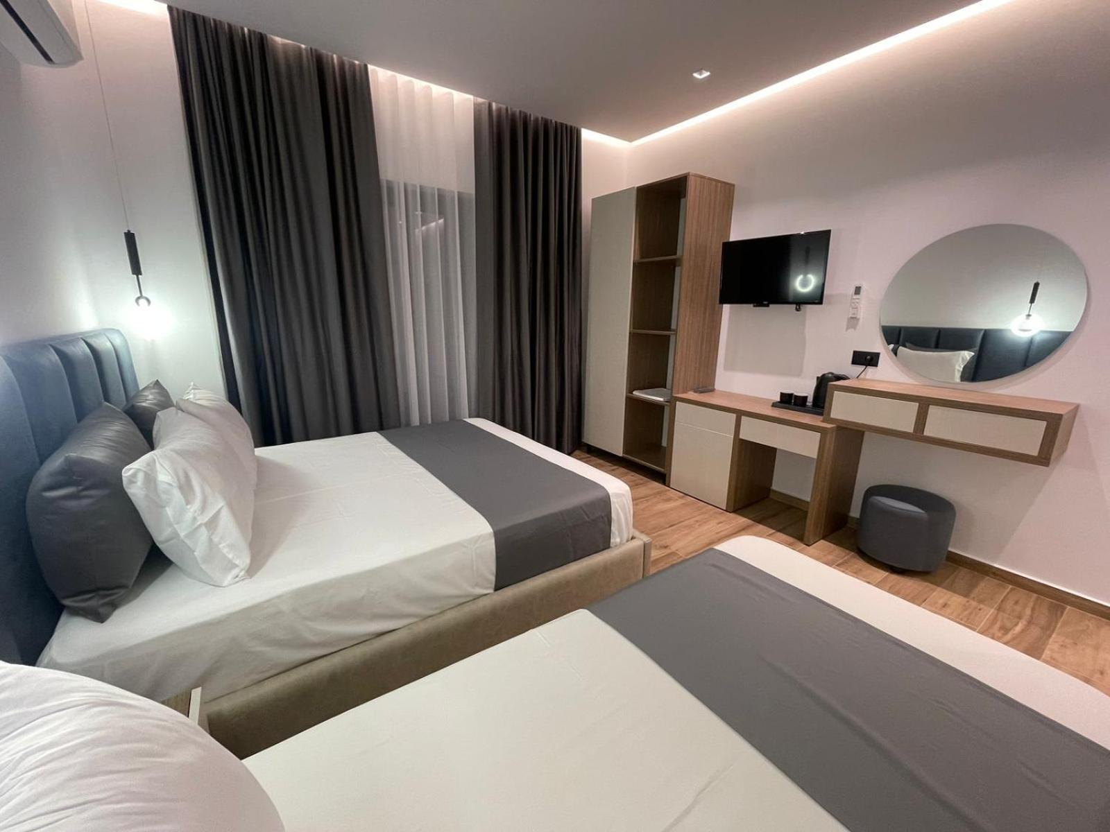 Zacaj Hotel Ksamil Buitenkant foto