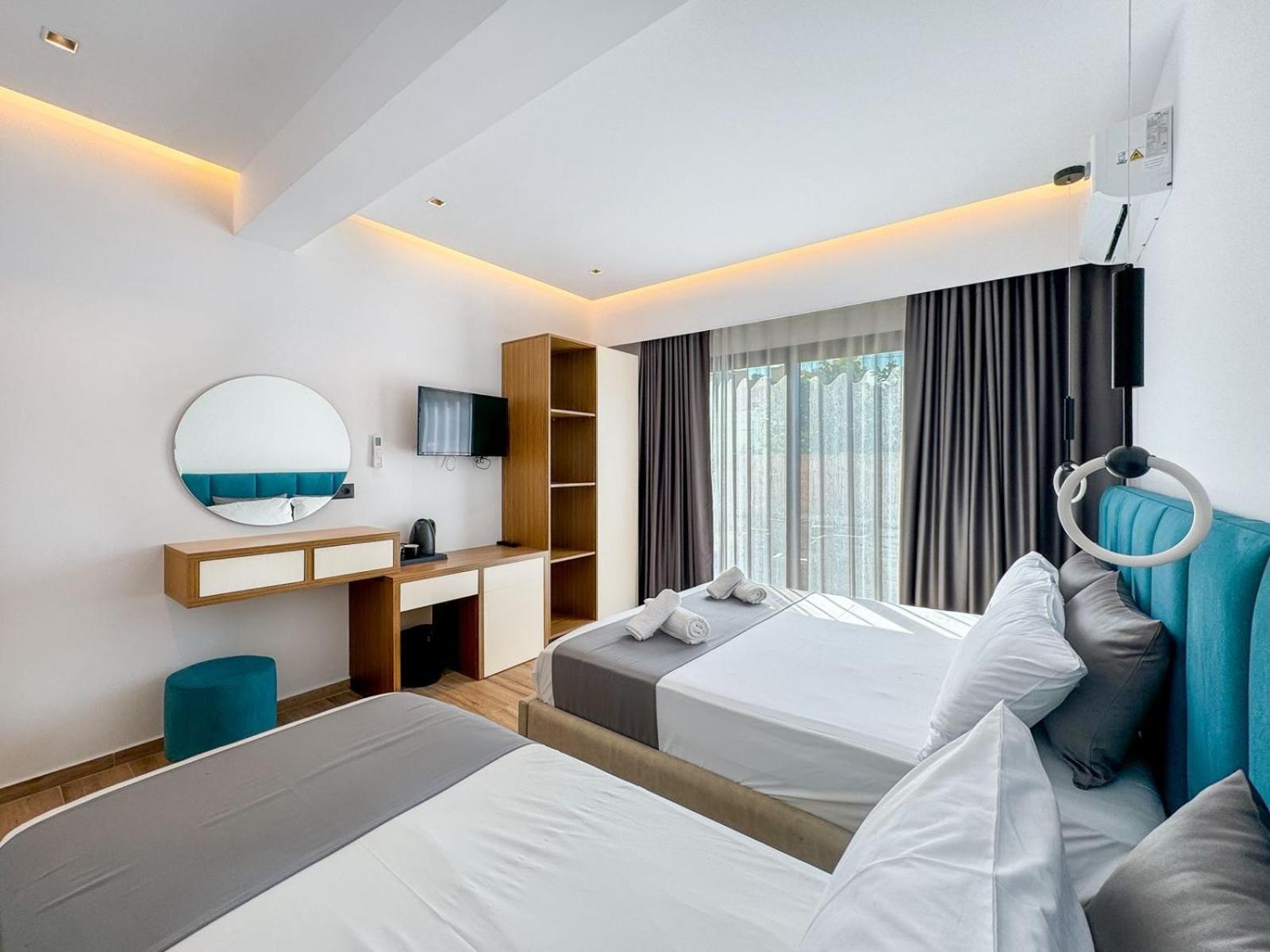 Zacaj Hotel Ksamil Buitenkant foto