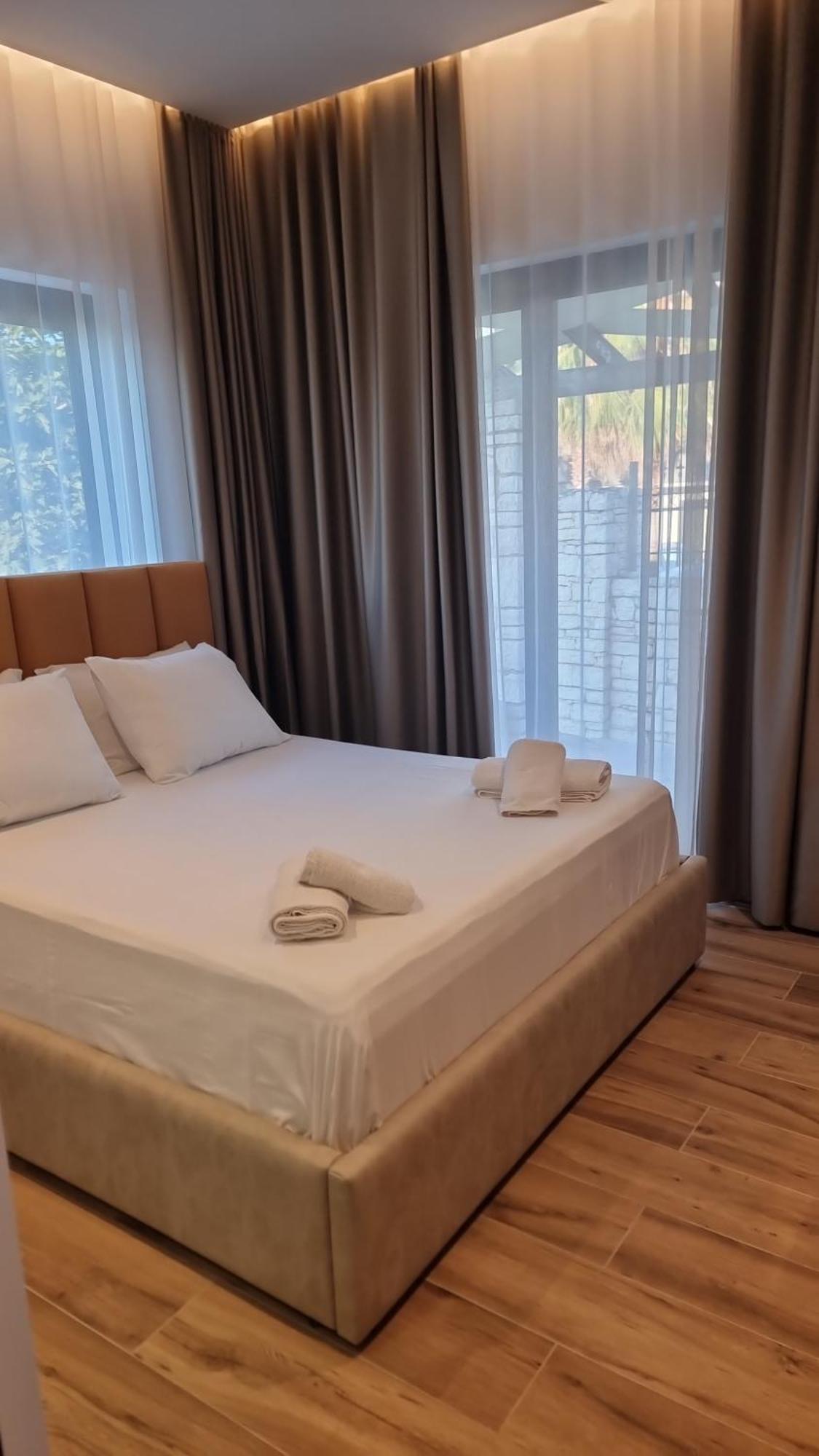 Zacaj Hotel Ksamil Buitenkant foto