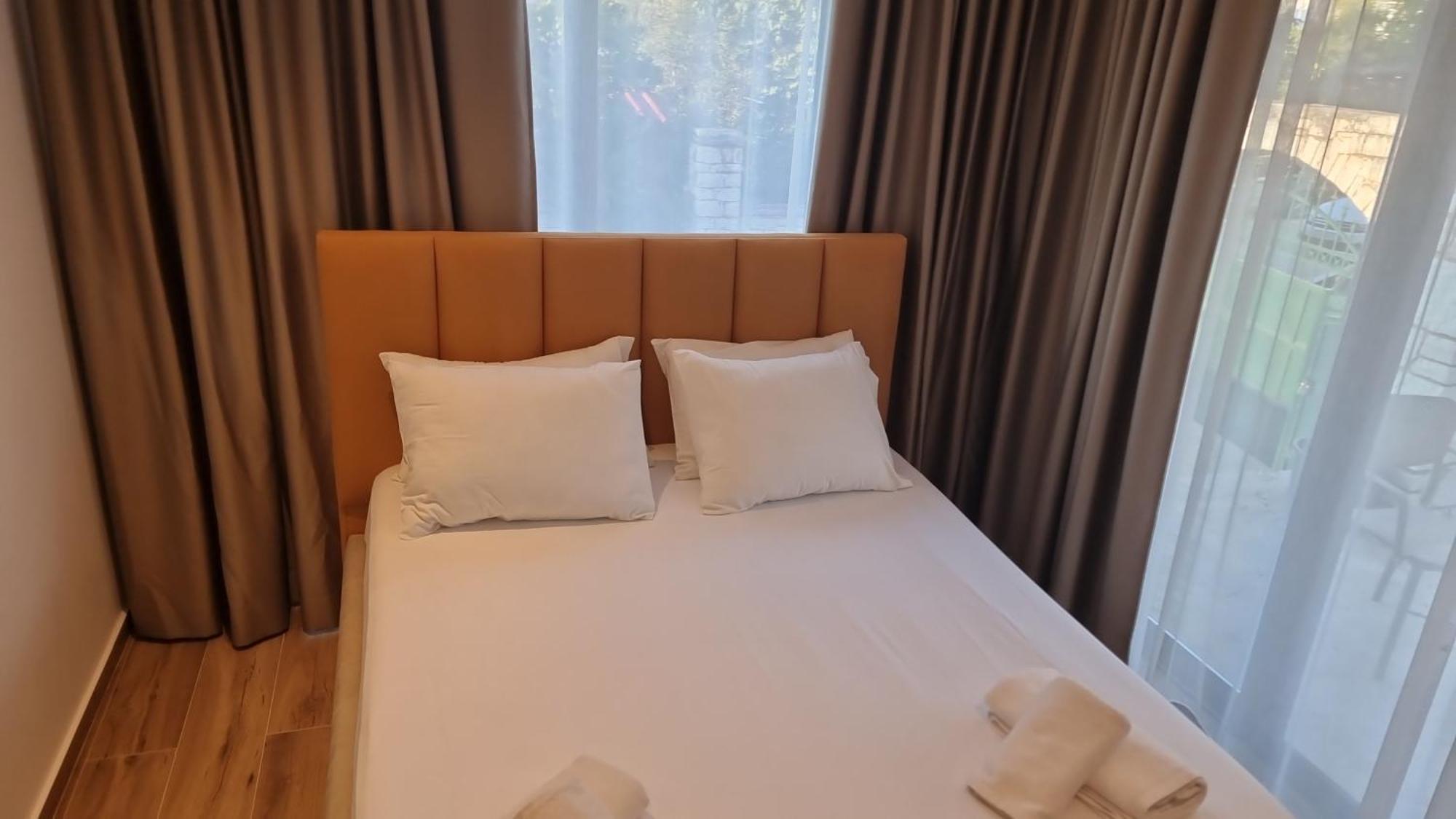Zacaj Hotel Ksamil Buitenkant foto