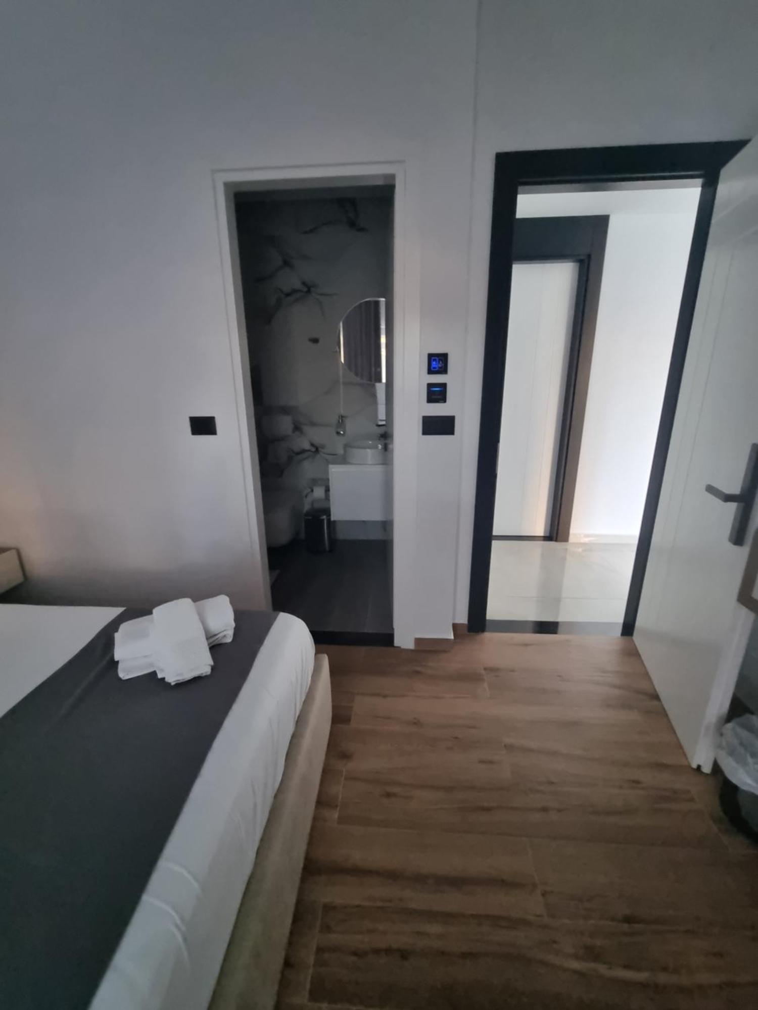 Zacaj Hotel Ksamil Buitenkant foto