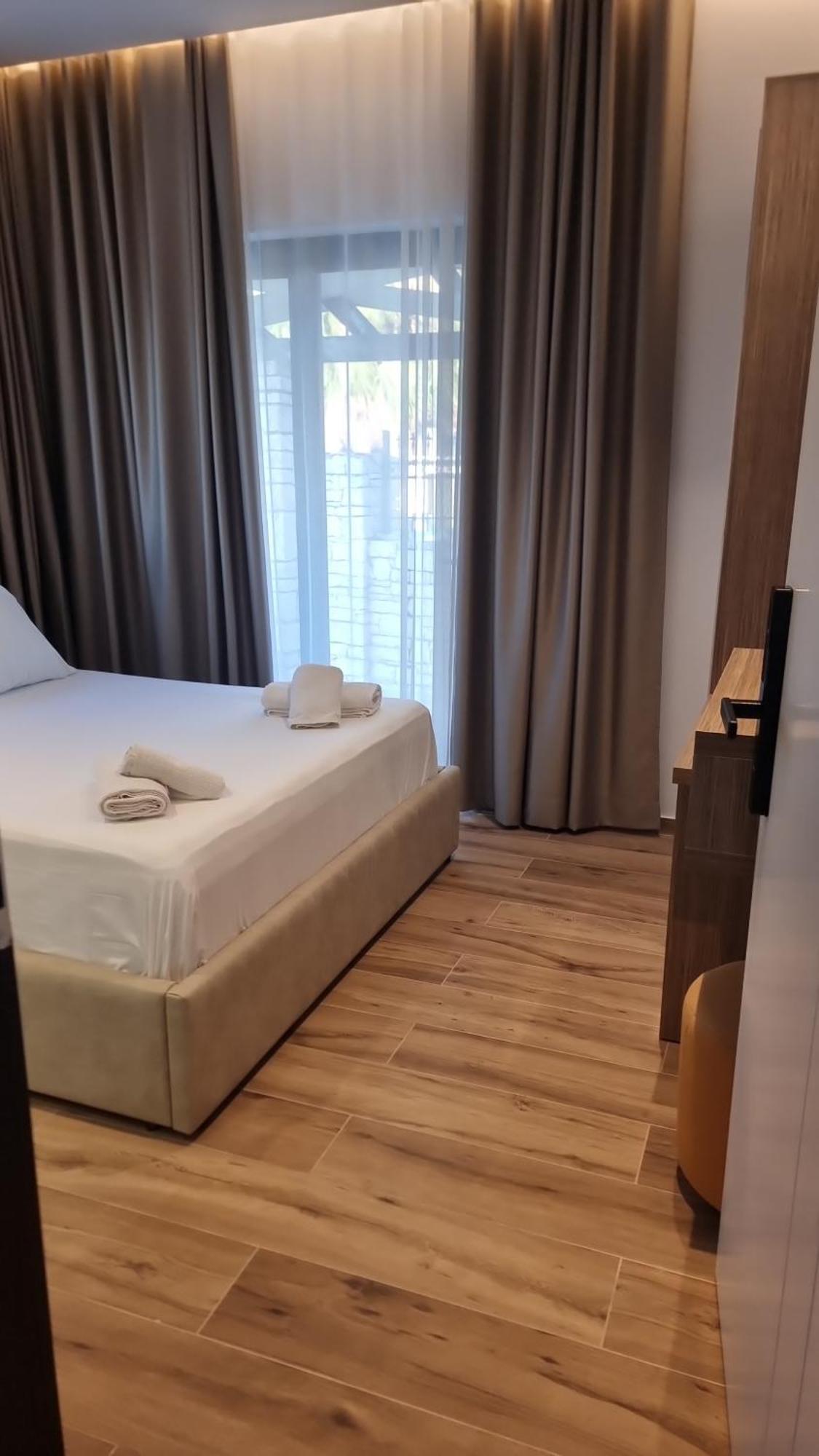 Zacaj Hotel Ksamil Buitenkant foto